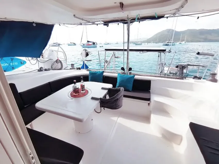 Cockpit bateau Pili Pili